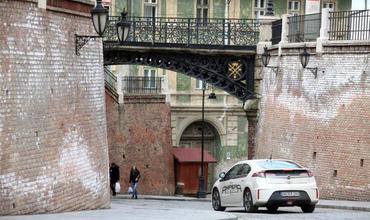 Călătorind prin Europa cu „amperajul” la maximum