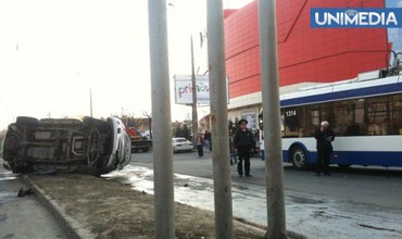 Grav accident rutier pe viaduct