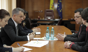 Prim-vicepreşedintele Parlamentului Vlad Plahotniuc a avut o întrevedere cu Ambasadorul Turciei la Chişinău Mehmet Selim Kartal