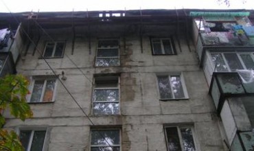 На Ботанике жилой дом могут признать аварийным