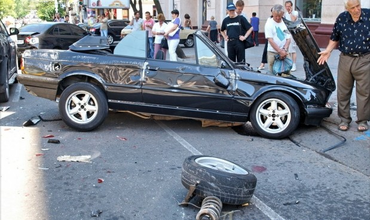 Două mașini din RM, deteriorate într-un accident în Odesa