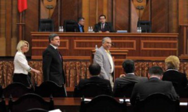 Fotografia zilei: Cu cine a discutat Vadim Mişin înainte de a părăsi PCRM