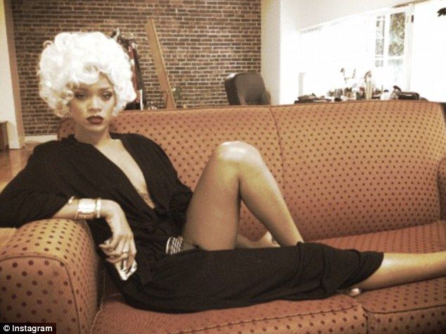 Rihanna, într-o apariție total inedită