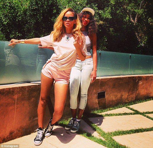 Rihanna, într-o apariție total inedită