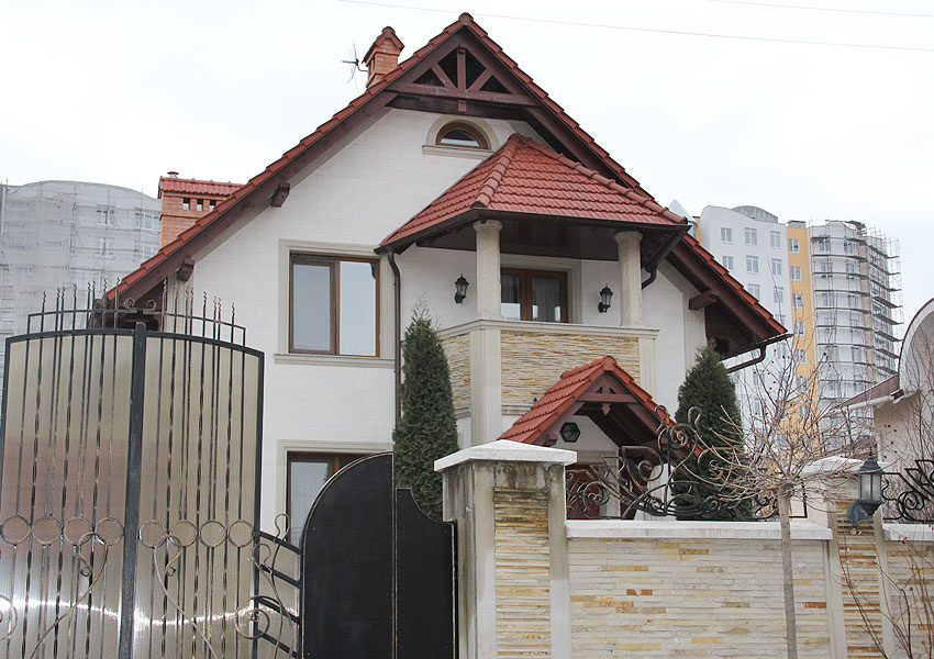 Casa de milioane a lui Chetraru, în vizorul presei internaționale